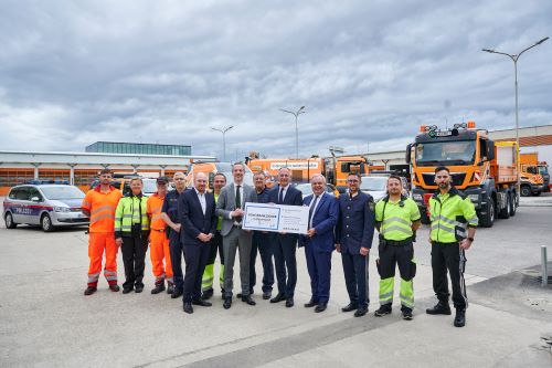 BM Karner und die Vorstandsdirektoren der ASFINAG, Dr. Josef Fiala sowie Mag. Hartwig Hufnagl