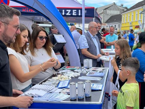 Fest '100 Jahre Niederösterreich' mit einem Gemeinsam.Sicher Stand
