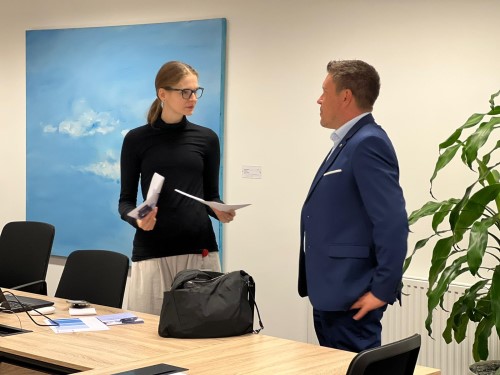 Besprechung über Betrügereien