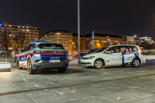 Polizeiauto und Gemeinsam.Sicher Auto