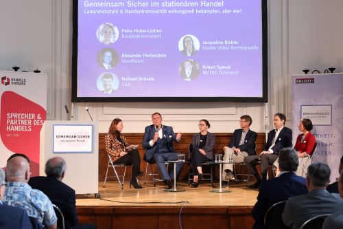 Teilnehmer:innen der Podiumsdiskussionen