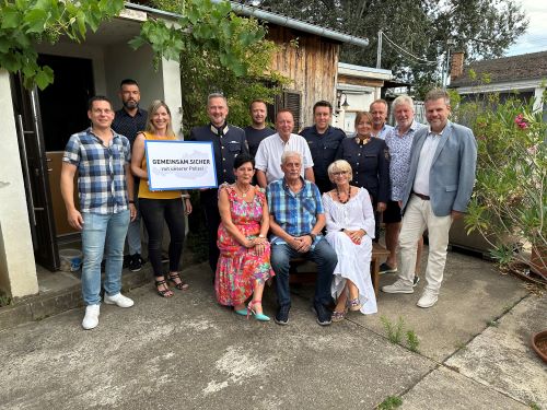 Gruppenfoto bei der Ehrung des ersten Sicherheitspartners