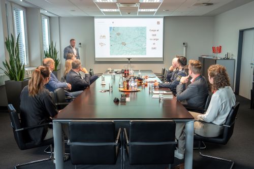 Ziel der Kooperation ist, gemeinsam gegen kriminalitätsbezogene Herausforderungen im Transport- und Logistikbereich vorzugehen.