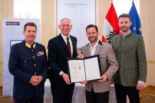 Das Innenministerium und der niederösterreichische Landesjagdverband vertiefen ihre Zusammenarbeit für mehr Sicherheit.